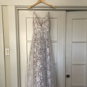 Wedding Dress - size 2 - Aidan Mattox